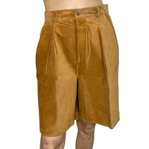 Vintage 90s Canadian made camel tan suede leather pleated wide leg knee shorts 9